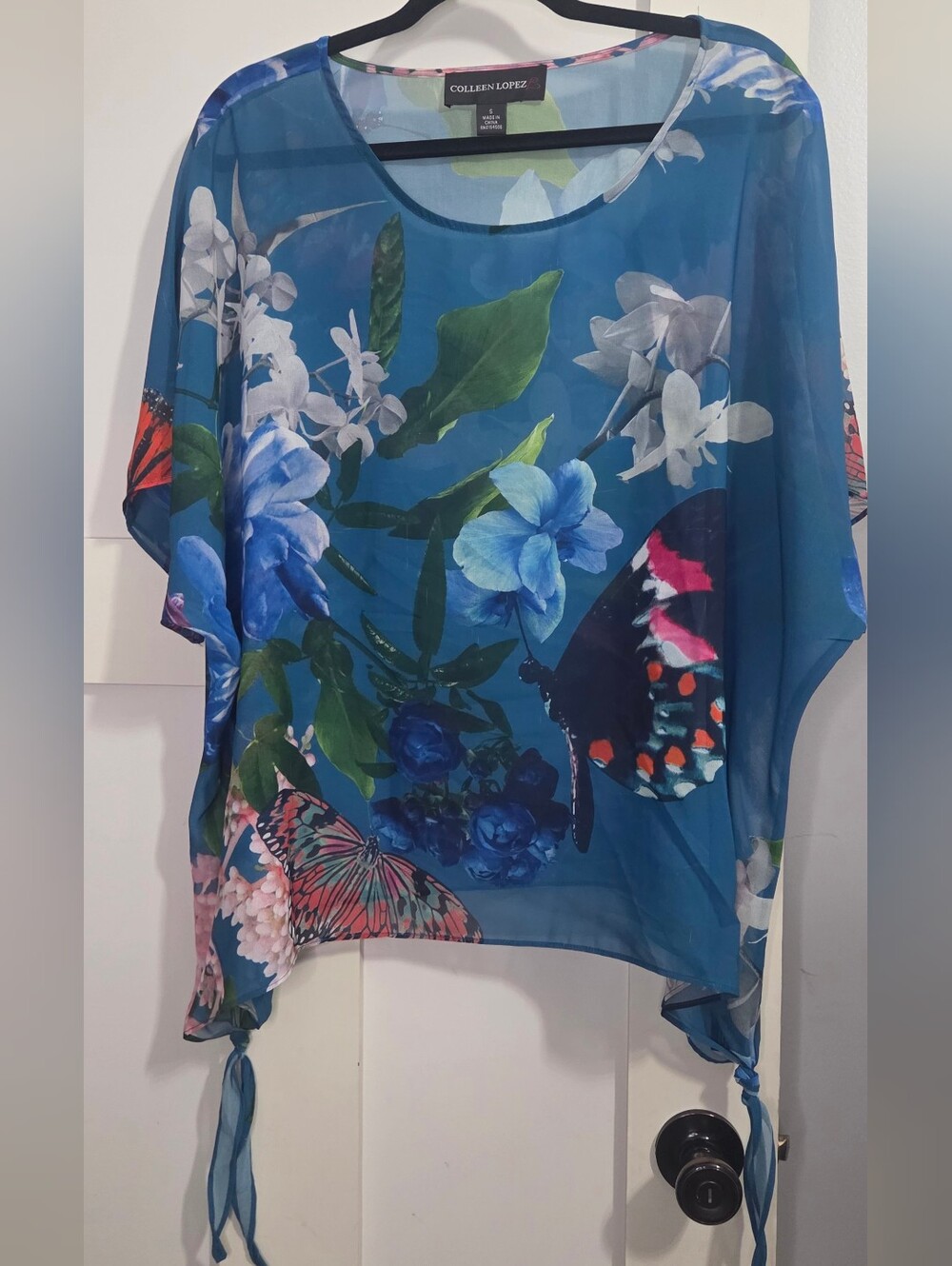 COLLEEN LOPEZ - Oversize Blue Floral Butterfly Sheer Tunic Top